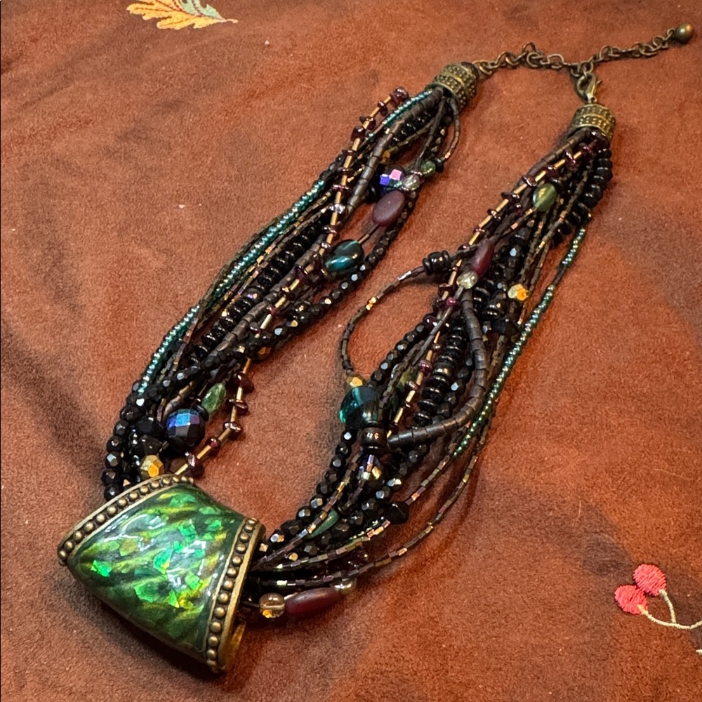 CHICO’S Statement w/ large rondel 8” plus 4” extender brass glass beads 🐈‍⬛